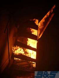 Treppenbrandstelle von unten - FireTrainer112